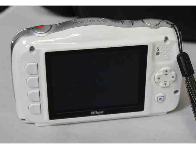 NIKON Coolpix S33 Waterproof Shockproof Digital Camera 13.2MP + Case