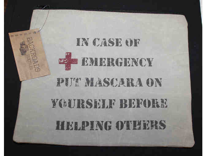In Case Of Emergency Put On Mascara Zip Pouch - NEW