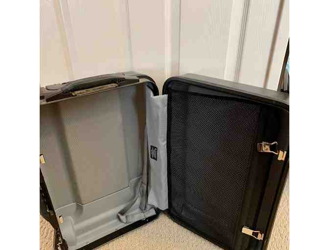 Samsonite Hardside Silhoutte  5 -  22' Carry On Suitcase - 2 wheel