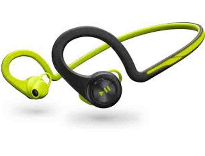 Accessory Package: BackBeat Fit Wireless Headphones and SCOSCHE Magic Mount