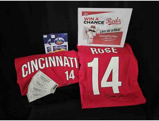 THE ULTIMATE REDS FAN PACKAGE! - Photo 1