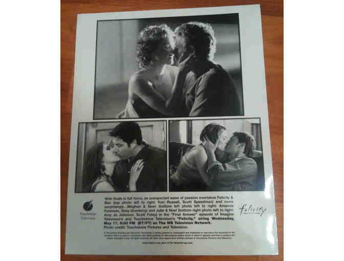 FELICITY -- 1 Review Episode On VHS With 2 Original Cases, Plus Glossy B&W Cast Photos
