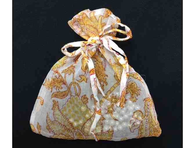 Hand Made Fresh Water Pearl Necklace 48' Momi