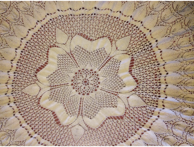 The English Rose Tablecloth, Hand knit by Bonny Zeh
