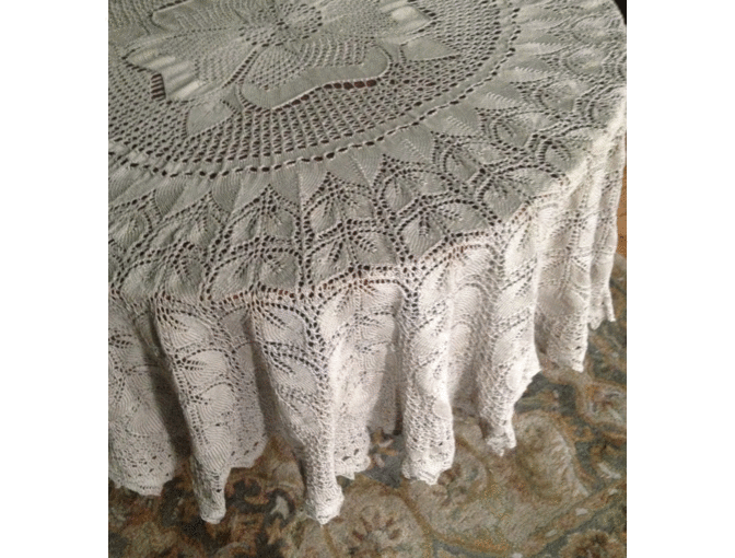 The English Rose Tablecloth, Hand knit by Bonny Zeh