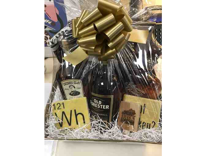 THE PARTY SOURCE - BOURBON LOVERS GIFT BASKET