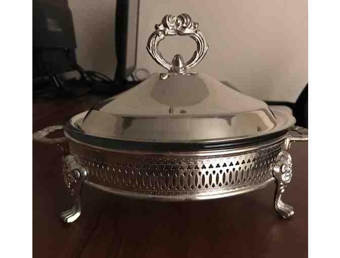 VINTAGE SILVERPLATE ROUND COVERED CASSEROLE/PIE SERVER WITH GLASS PIE PLATE