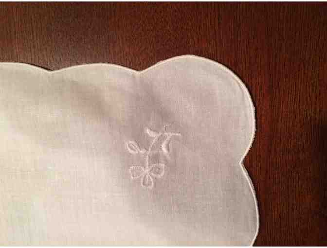 Hand-embroidered Table Cloth & 8 Napkins