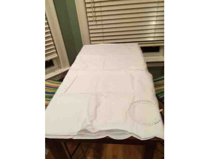 Hand-embroidered Table Cloth & 8 Napkins