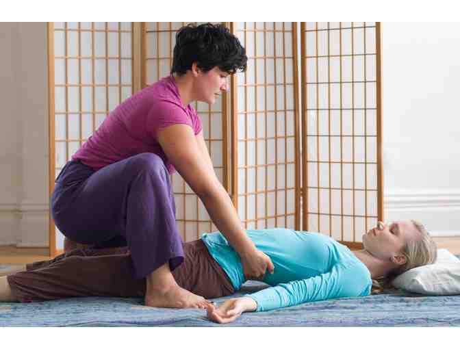 75 Minute Thai Massage Session with Sara Roer