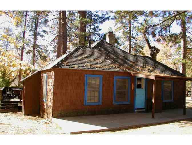 One (1) midweek night in a one bedroom cabin at Idyllwild Inn