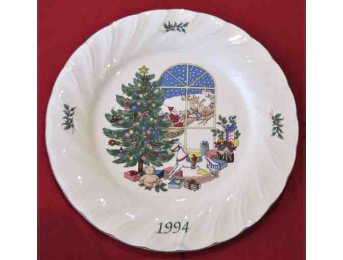 Nikko Holiday Spirit Collectibles - Here Comes Santa Dinner Plate 1994