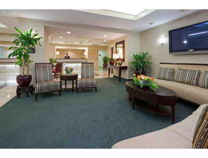 One Night Weekend Stay at the Holiday Inn Georgetown with Breakfast for two!