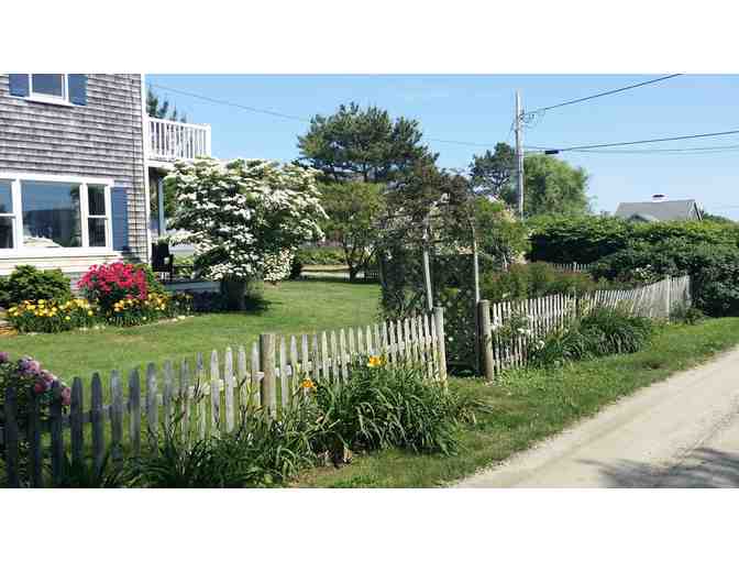 Weekend Escape for 6 at Rhode Island Summer Cottage!