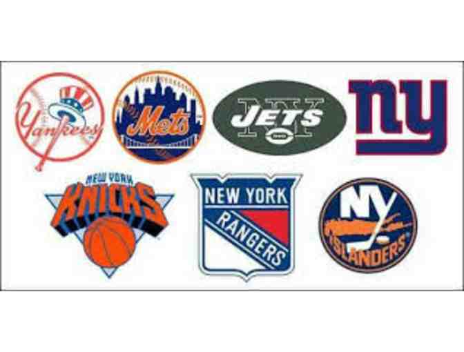 New York Sports Fanatic! - Photo 1