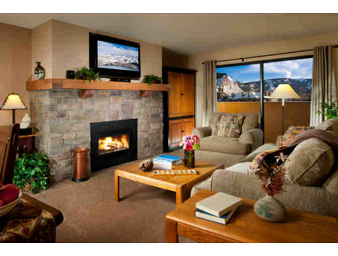 A 3-night stay in a luxury 1 bedroom condo at Seasons at Avon plus 1 day ski package for 2