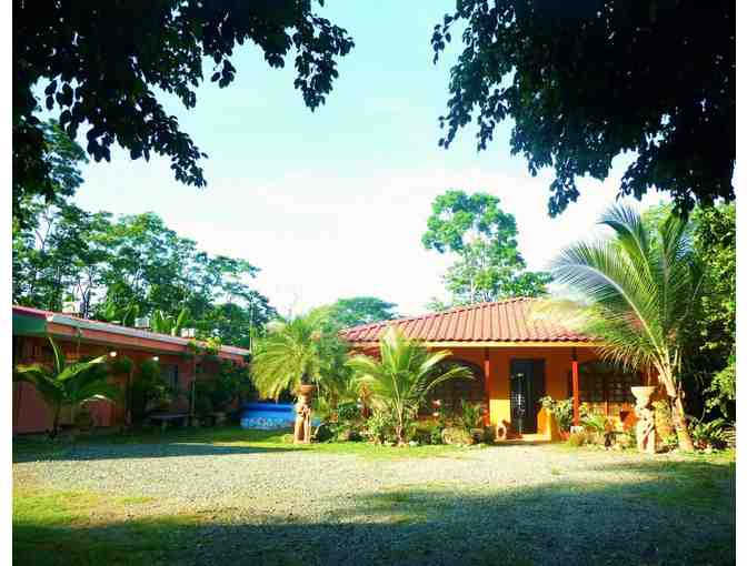 1-week Costa Rican getaway for four in one quaint cabin!