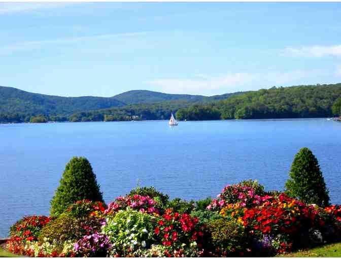 Weekend on Candlewood Lake