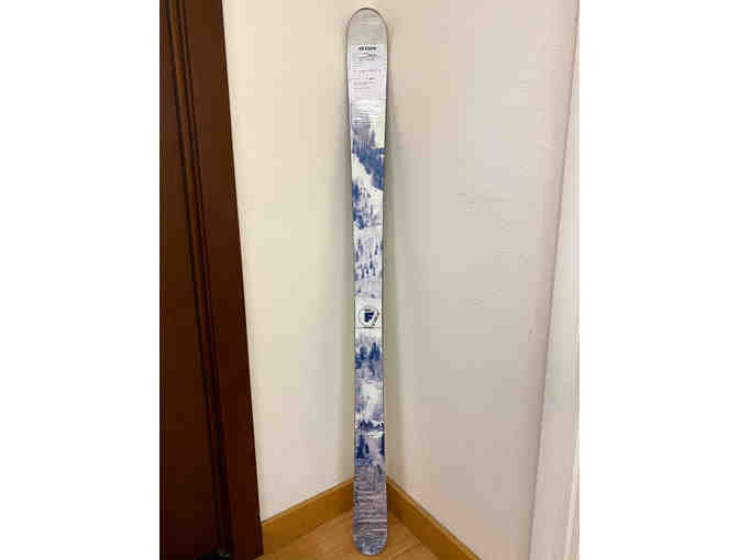 Women's Skis (Size 165)