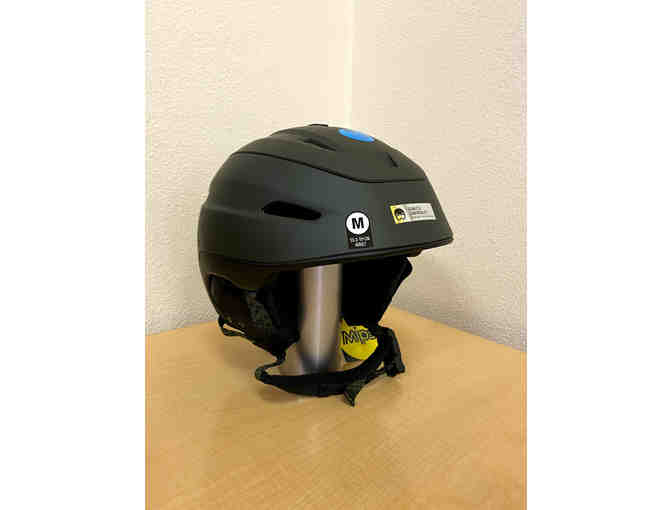 Giro Helmet - Men's (Size M) & Goggles + $10 Fuel Gift Certificate