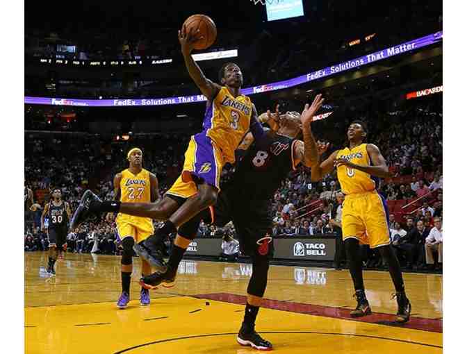 Los Angeles Lakers vs San Antonio Spurs: 4 tickets and parking pass