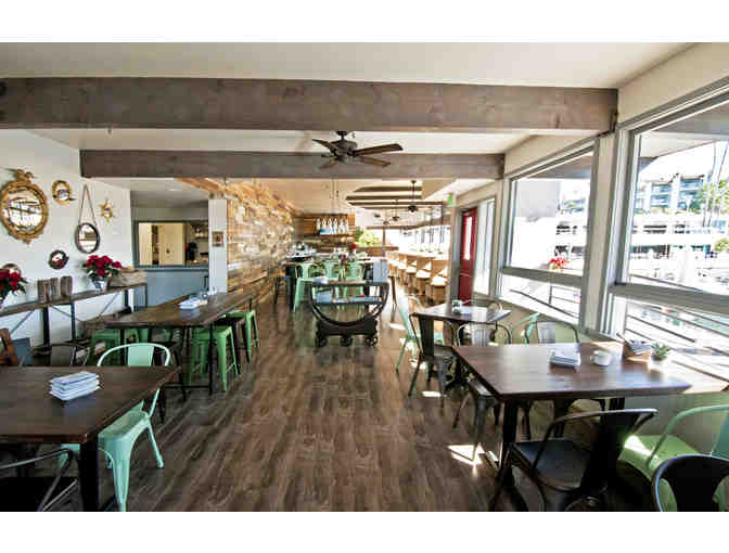 R10 Social House: $25 gift certificate