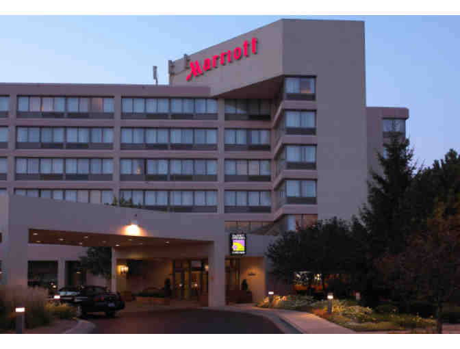Weekend Night Stay at Detroit Marriott Livonia & Breakfast for Two