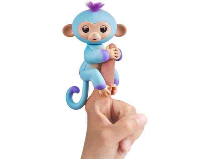 Fingerlings - Baby Monkey Ava (Exclusive Figure)