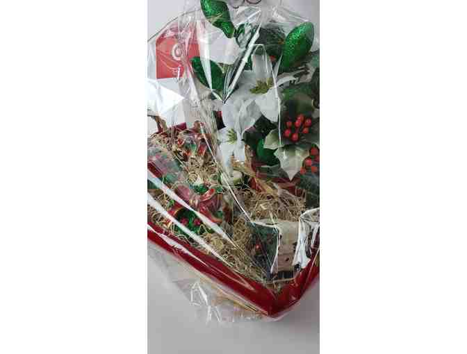 Christmas Candle Gift Basket - Photo 3