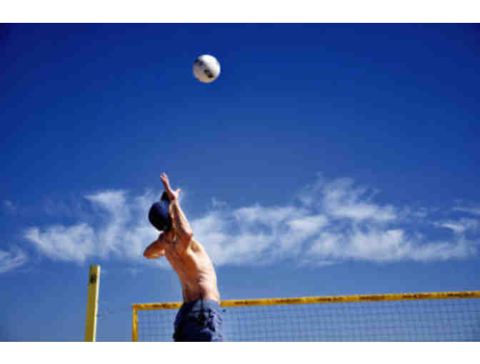 1-Hour Volleyball Lesson on Manhattan Beach w/ former USA Nat'l Team Player Nick Scheftic!