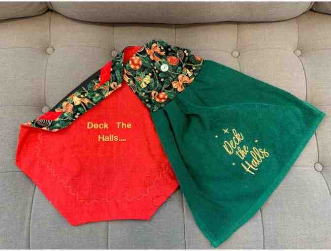 Embroidered Christmas Table Runner and Oven Towel Set 'Deck the Halls'