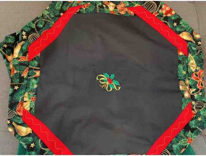 Embroidered Christmas Table Runner and Oven Towel Set 'Deck the Halls'