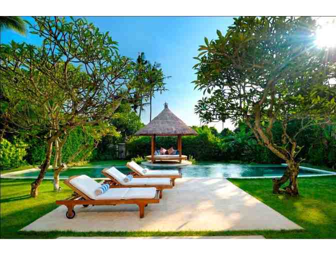 Beachfront Bali Villa Vacation for 10