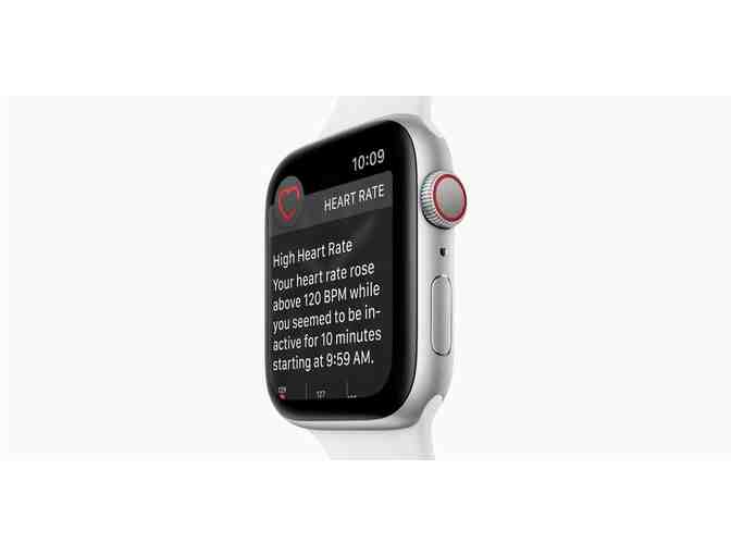 Apple Watch Series 4 in Silver/White Sports Band with GPS
