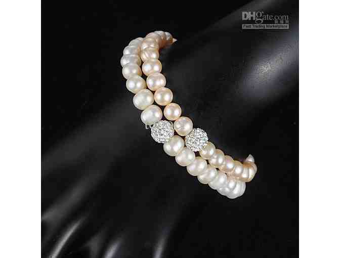 Cultured Freshwater Pearl (8-9mm) and Crystal Bead Bracelet