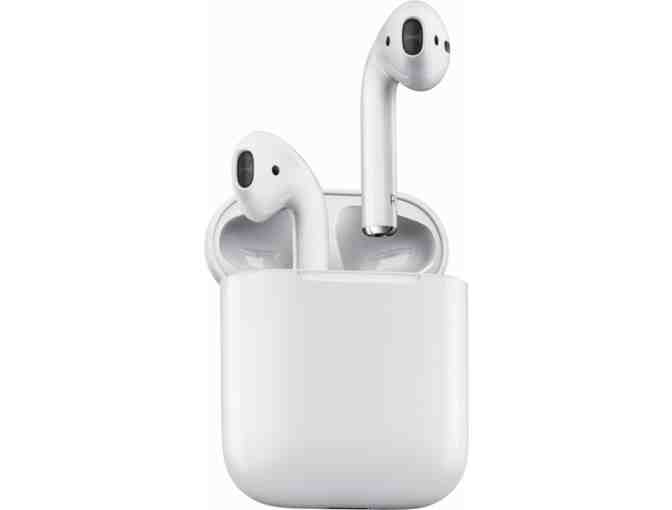 Apple AirPods - Photo 1