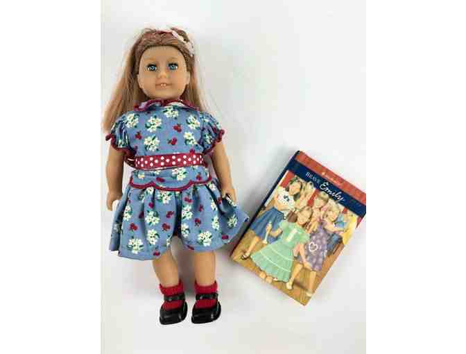 AMERICAN GIRL MINI DOLL - 'EMILY' WITH BOOK & STAND - RETIRED