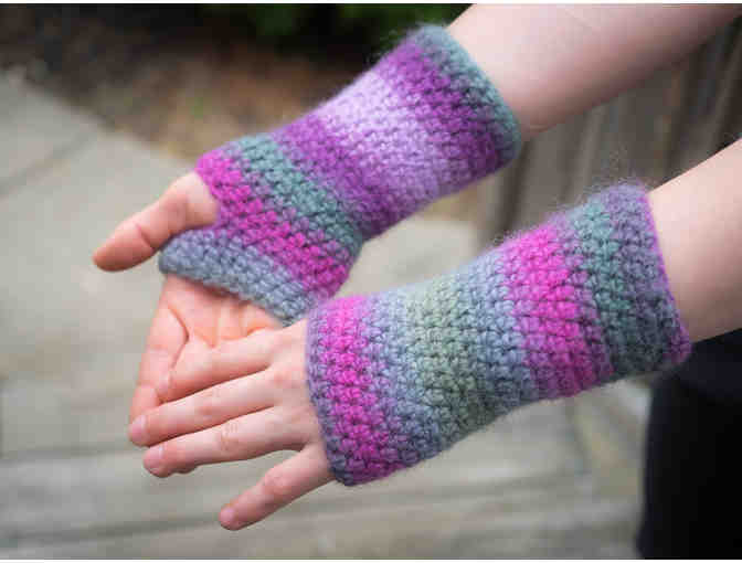 Wrist warmers, hand-crocheted and felted, size s/m