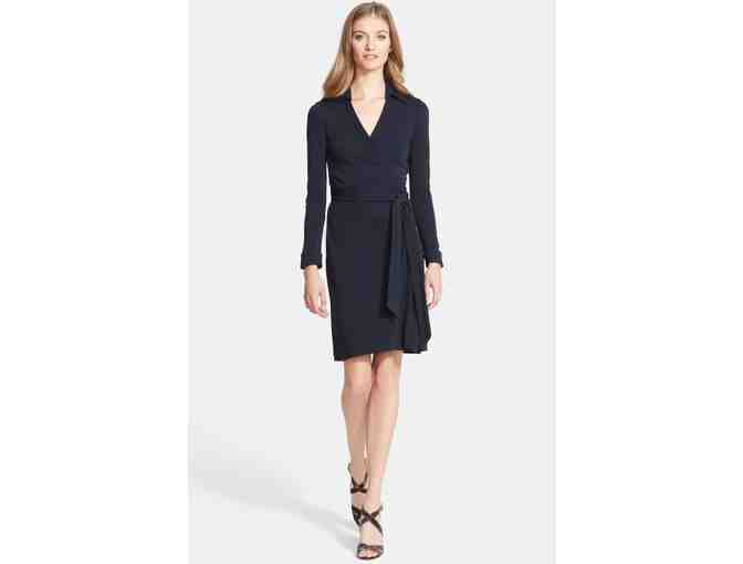 Diane Von Furstenberg New Jeanne Two Wrap Dress - Size 8