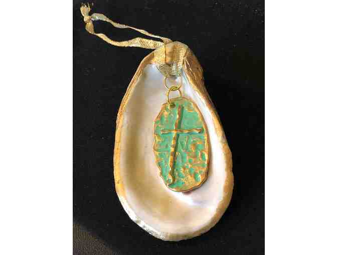 Christmas Ornament x 2 Oyster Shell Cross (One Gold & One Green)