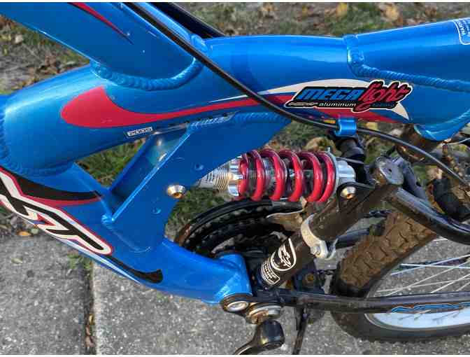 Megalight Next Plush Aluminum Suspension Mountain Bike