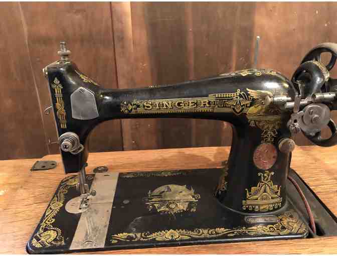 Antique Singer Treadle Sewing Machine - Photo 1