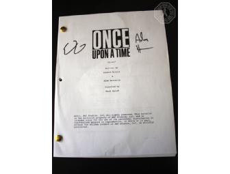 Authentic Autographed ONCE UPON A TIME Script: 'Pilot' (signed by A Horowitz & E Kitsis)