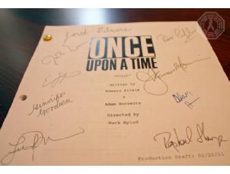 Authentic Autographed ONCE UPON A TIME Script: 'Pilot' (signed by entire cast)