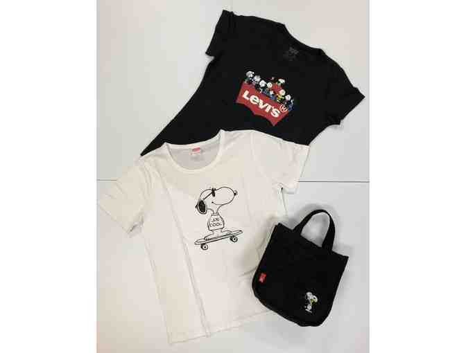 (6) Tickets to Charles M. Schulz Museum and Research Center Plus Adult and Youth Clothes - Photo 2