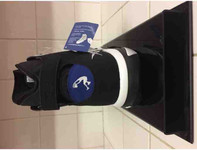 SIGNED SHAQUILLE O'NEAL REEBOK CLASSIC INSTAPUMP SNEAKER! SIGNED AT 2015 ALL STAR GAME!!