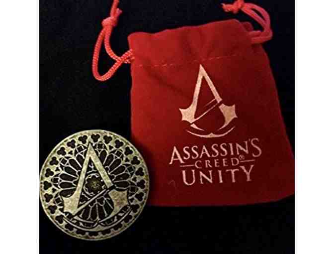 Assassin's Creed Unity Coin with Velvet Pouch Plus Mega Bloks Halo Metallic Series figure