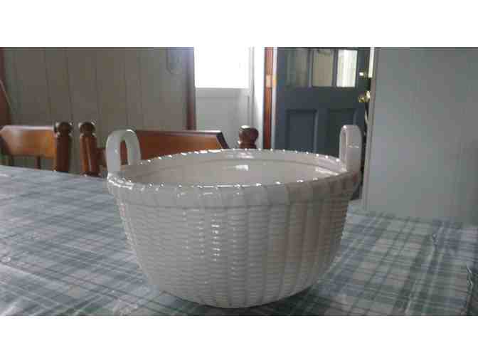George Davis White Ceramic Nantucket Apple Basket