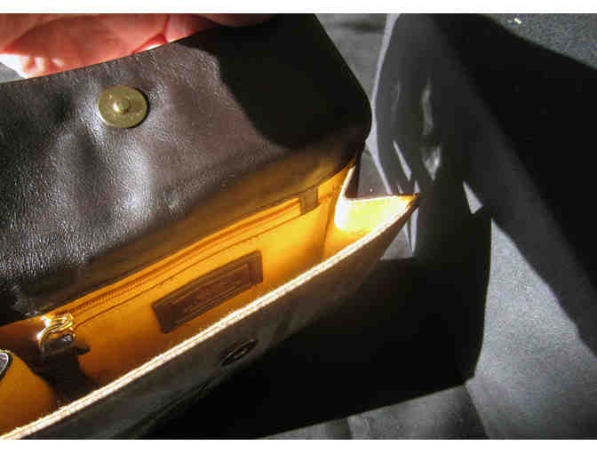 A-04.    DESIGNER PURSE: KEEP IT ALL SAFE AND ORGANISED! - Photo 3