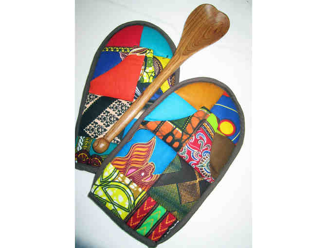 SERVE WITH LOVE MITTS & SPOON. FV-22